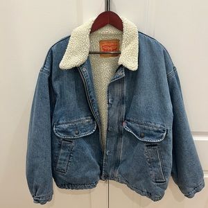 Oversized Men’s Levi Jacket
